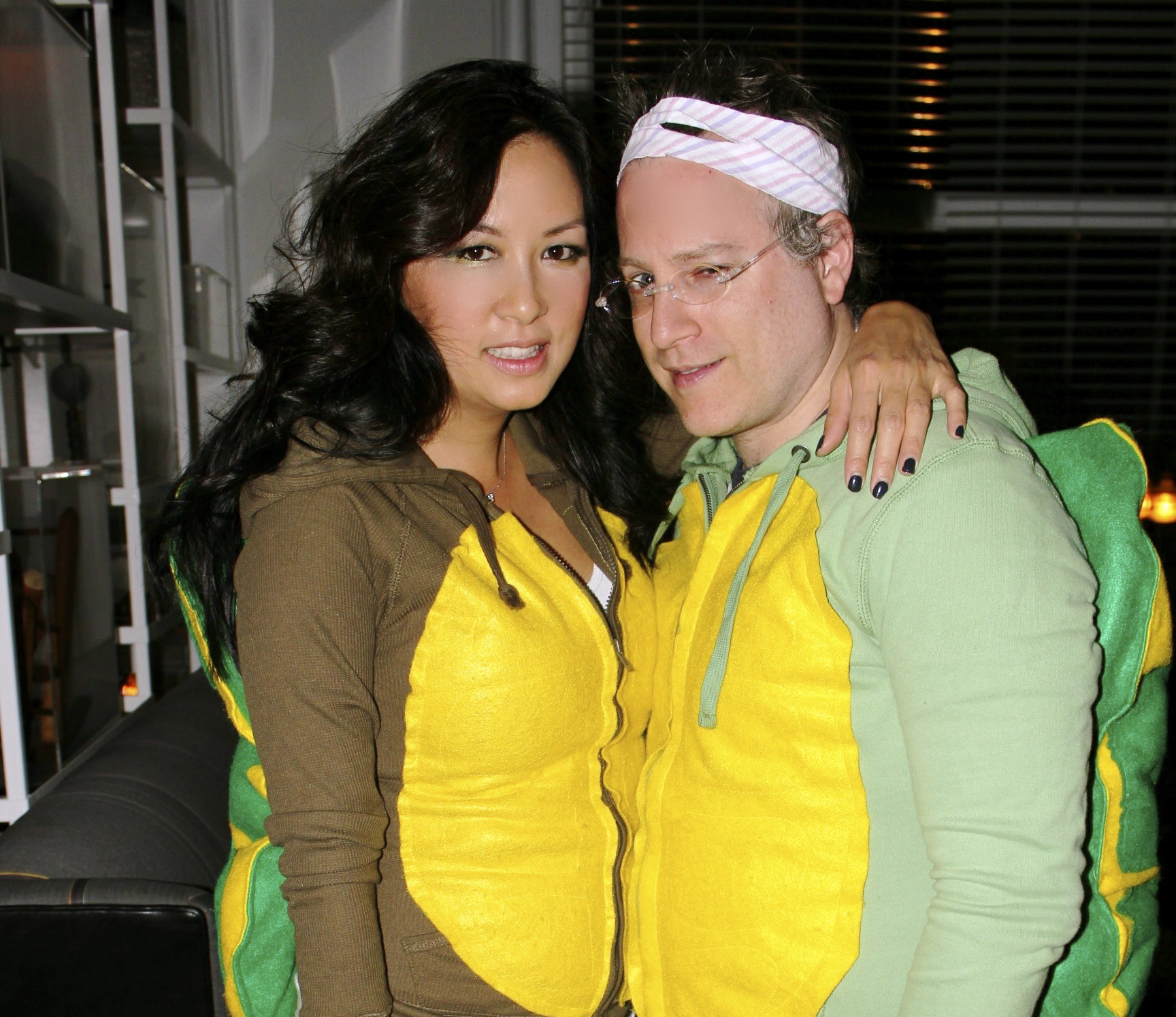 Ben Mezrich and his wife spotted in costume - The Boston Globe