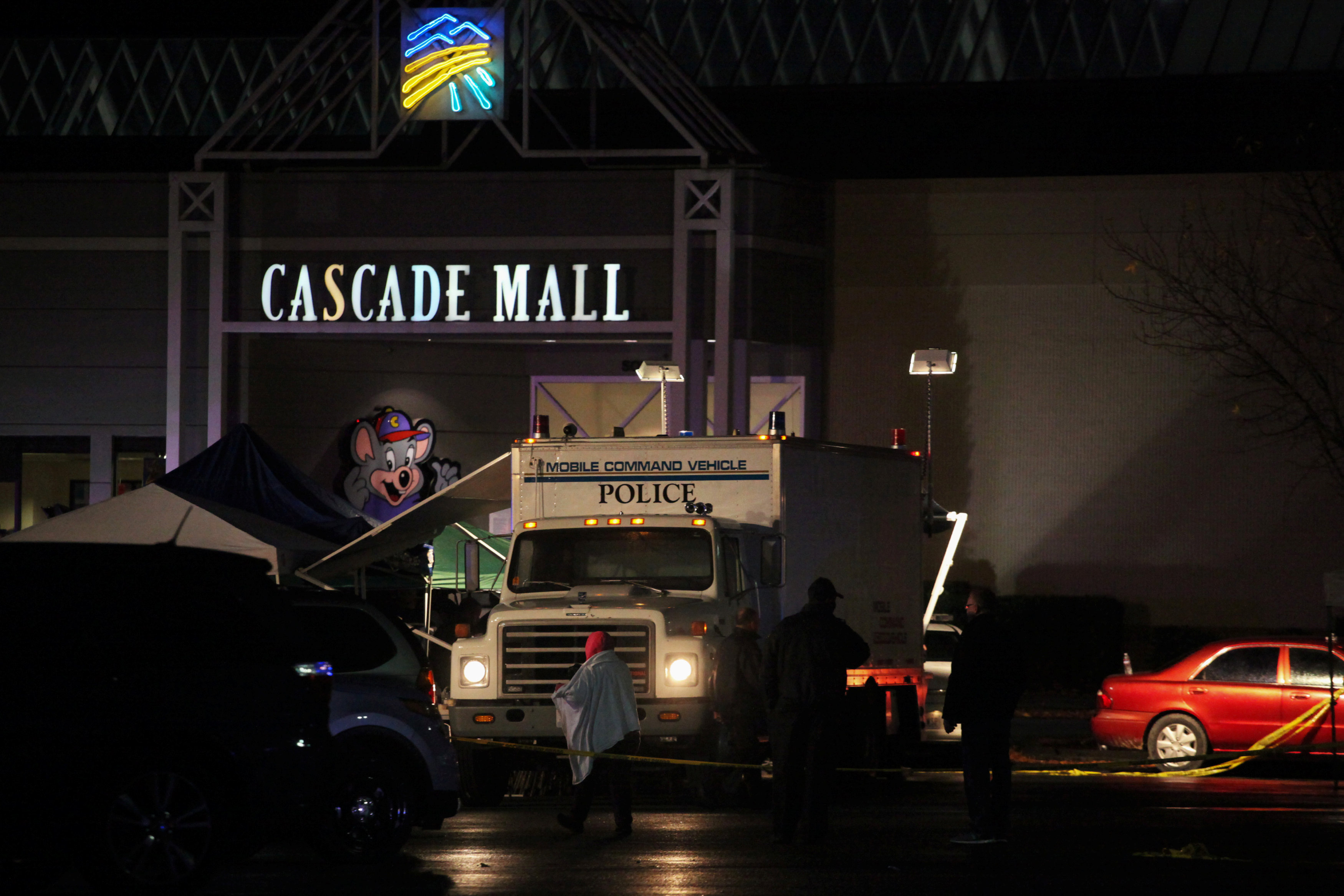 cascade mall stores
