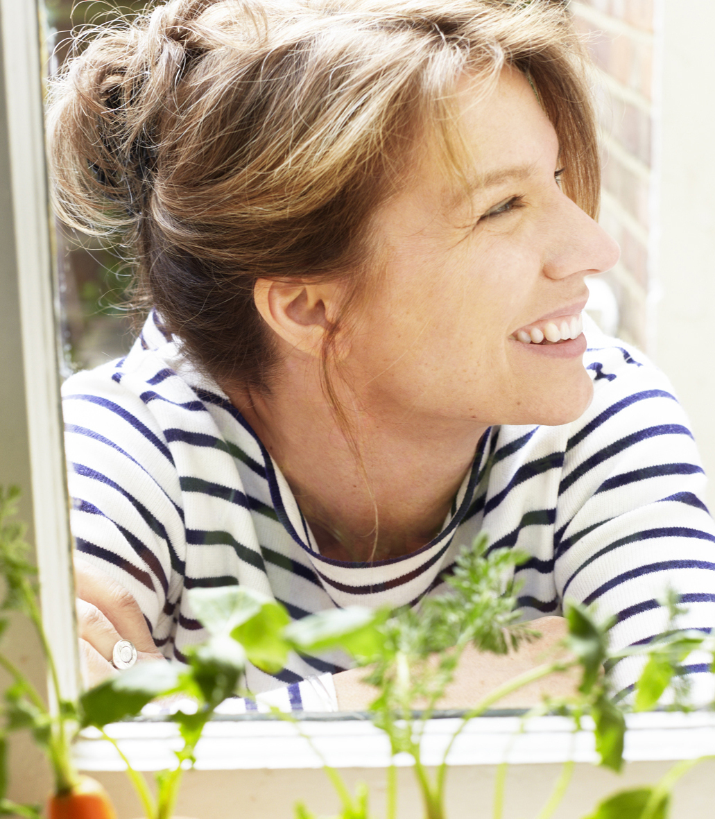TV chef Maria Elia’s latest cookbook, “Smashing Plates,” is a return to her roots.