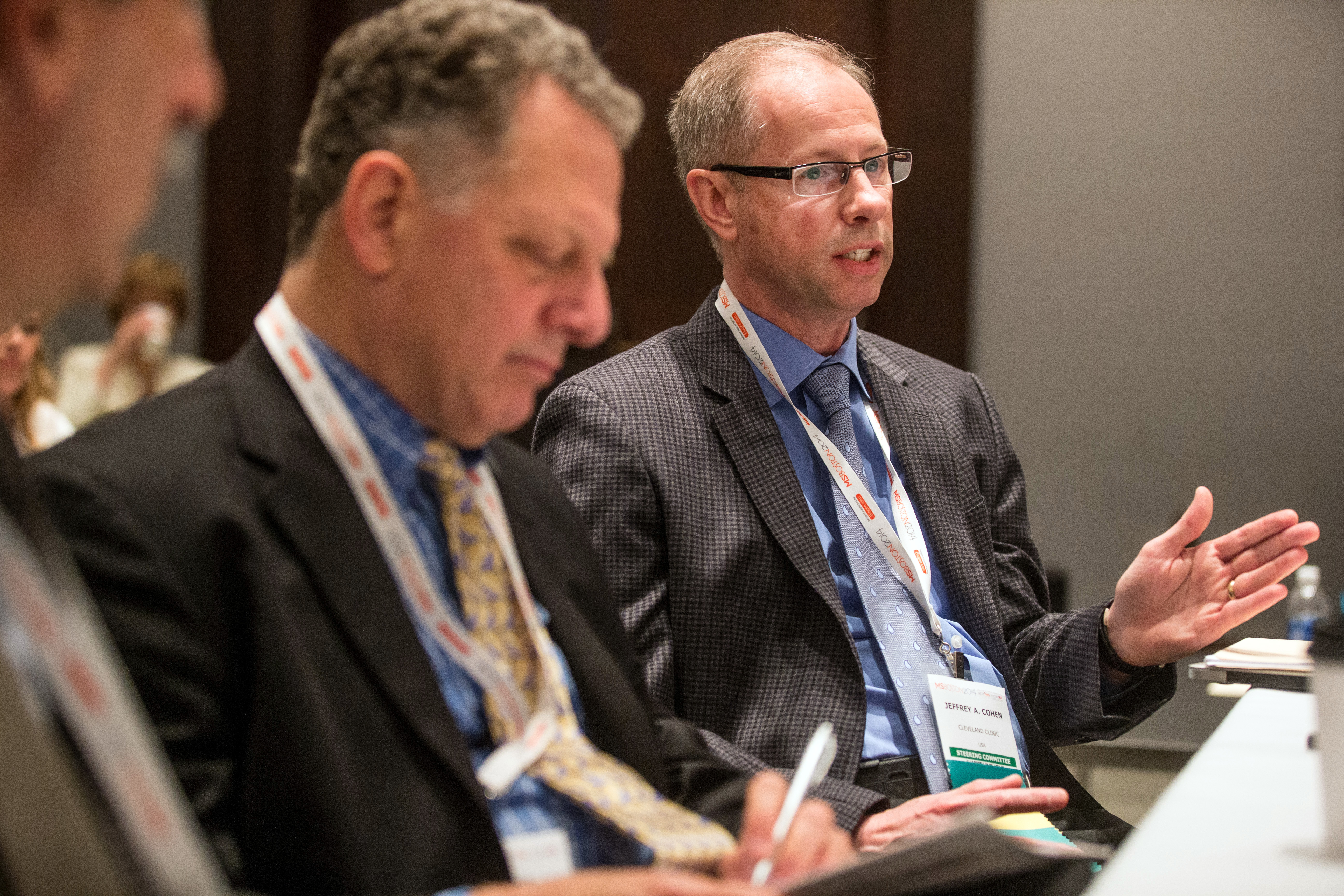 Dr. Jeffrey Cohen (right) of the Cleveland Clinic spoke at a press briefing at the MSBoston2014 conference.