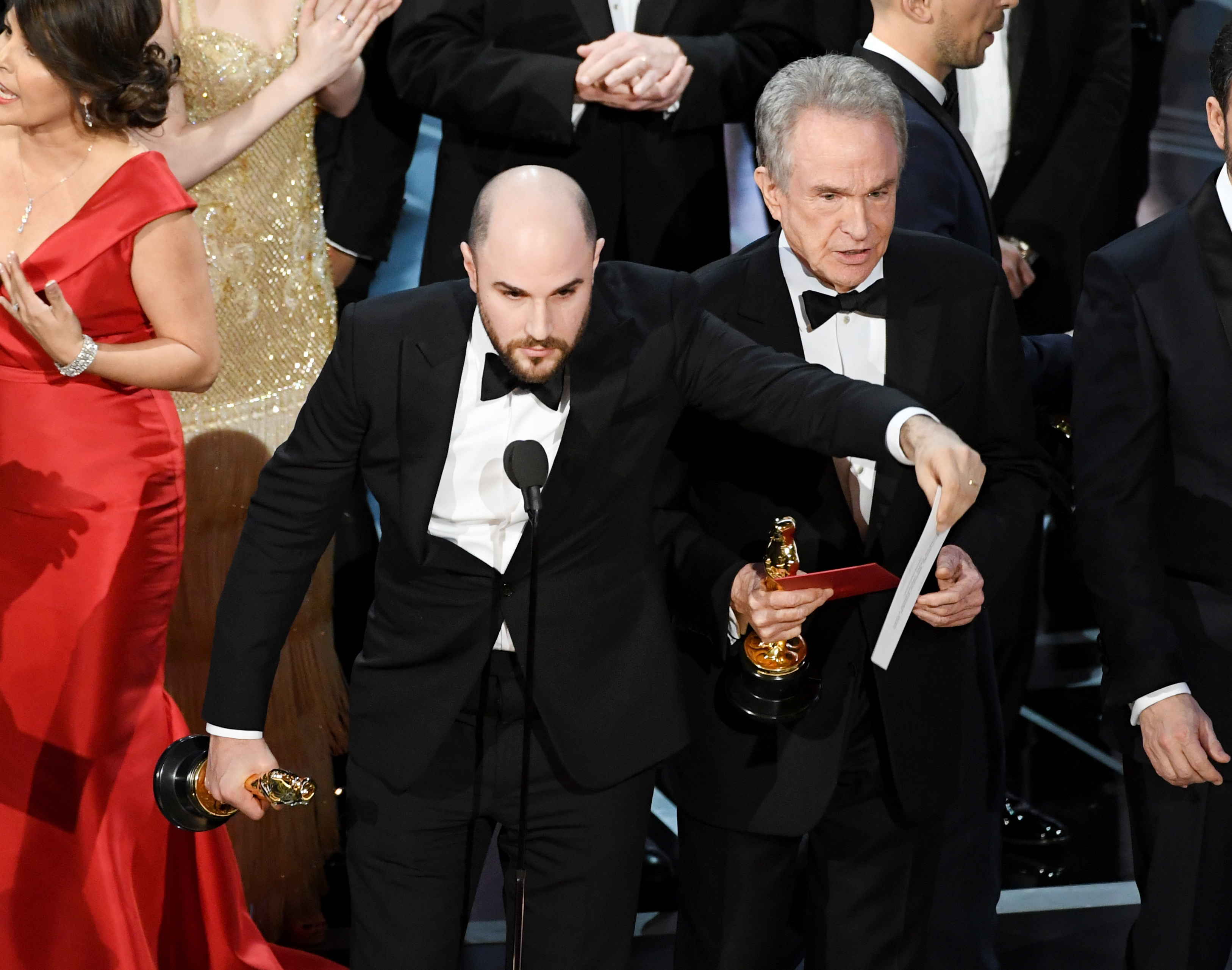 “La La Land” producer Jordan Horowitz held up the card naming the winner for best picture at Sunday’s Academy Awards — “Moonlight.” That was after “La La Land” had been announced as top picture.