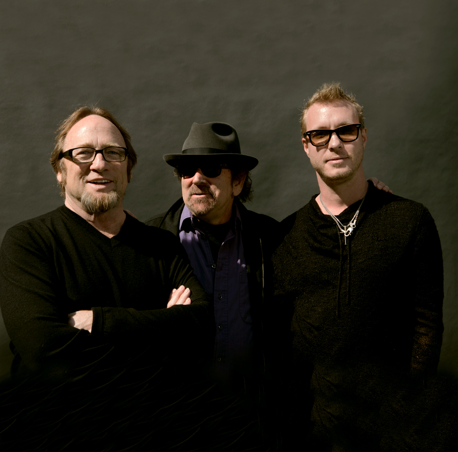 Stephen Stills (left) with Barry Goldberg and Kenny Wayne Shepherd (right).