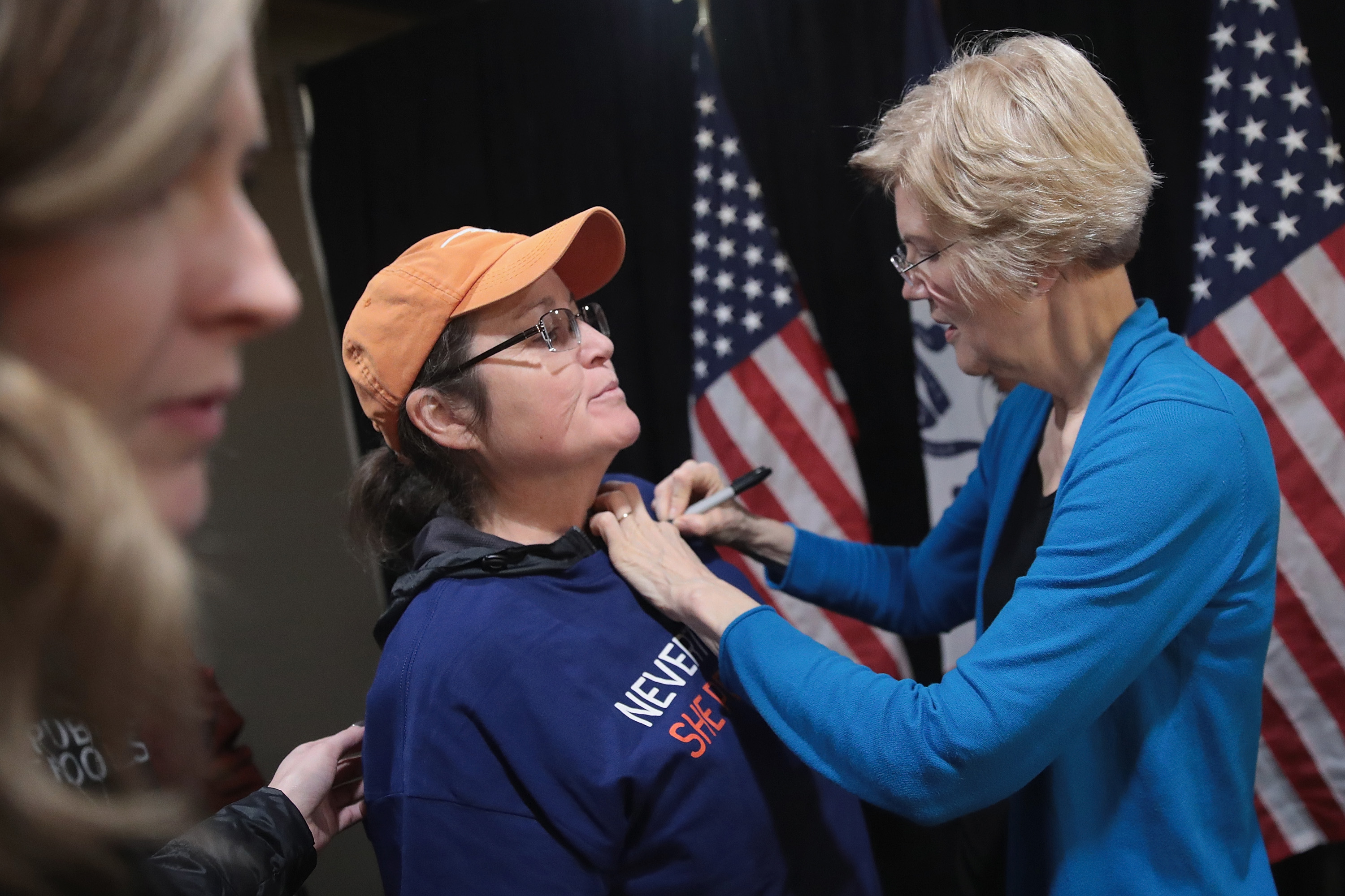 Warren autographed a supporter’s shirt.
