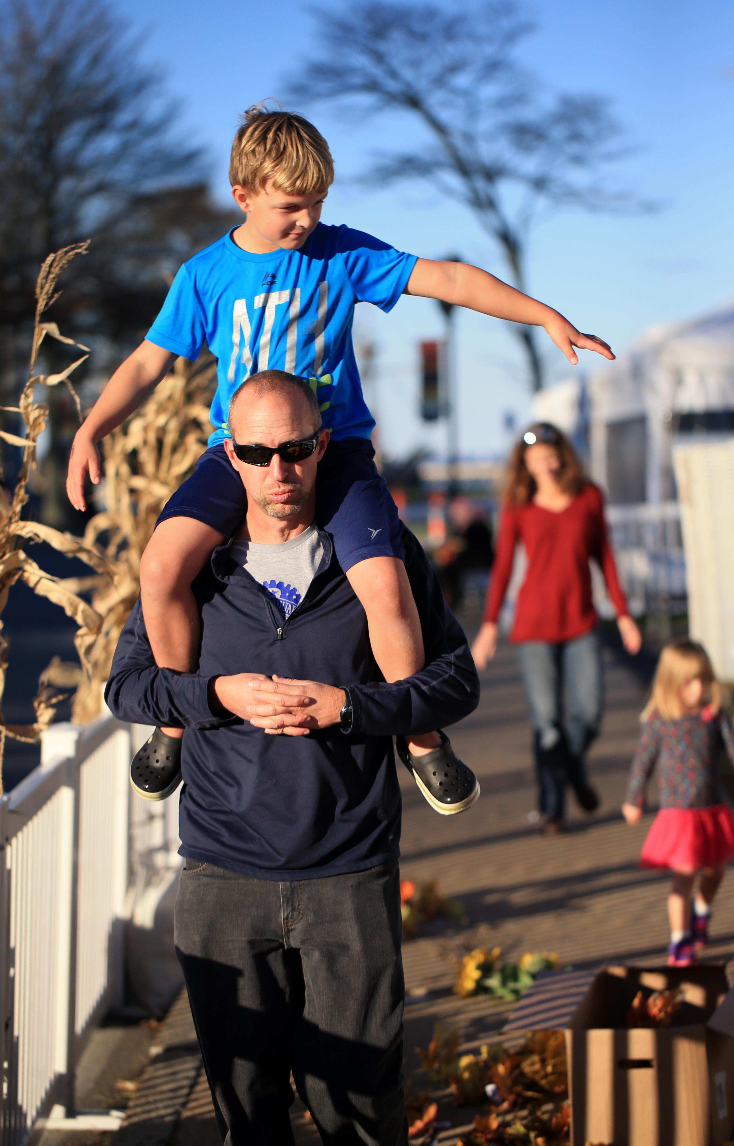 Chris Welcker gave his son Oliver a ride on his shoulders during the family’s visit to Plymouth.